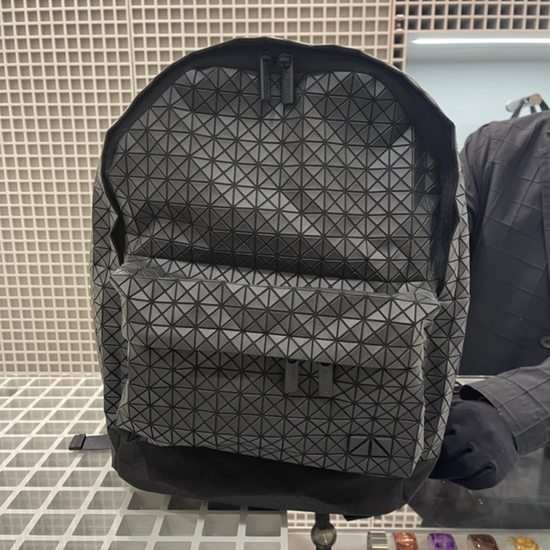 2024菱格双肩包朱一龙同款情侣背包电脑包大容量男女学院旅行书包