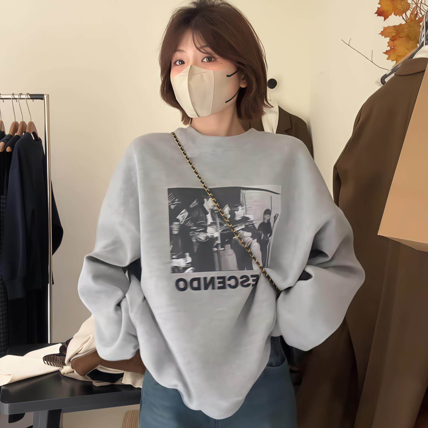 JOYIASS人物印花圆领灰色卫衣女2025新款秋季时尚保暖套头长袖美