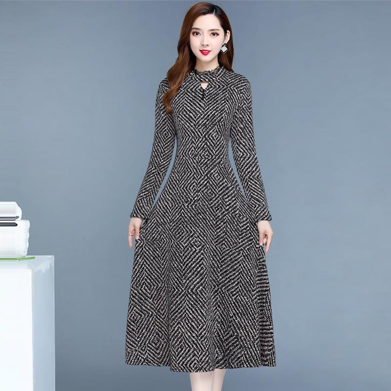 JOYIASS配大衣加绒洋装长袖高档2025新款秋冬款女装重要场合打底