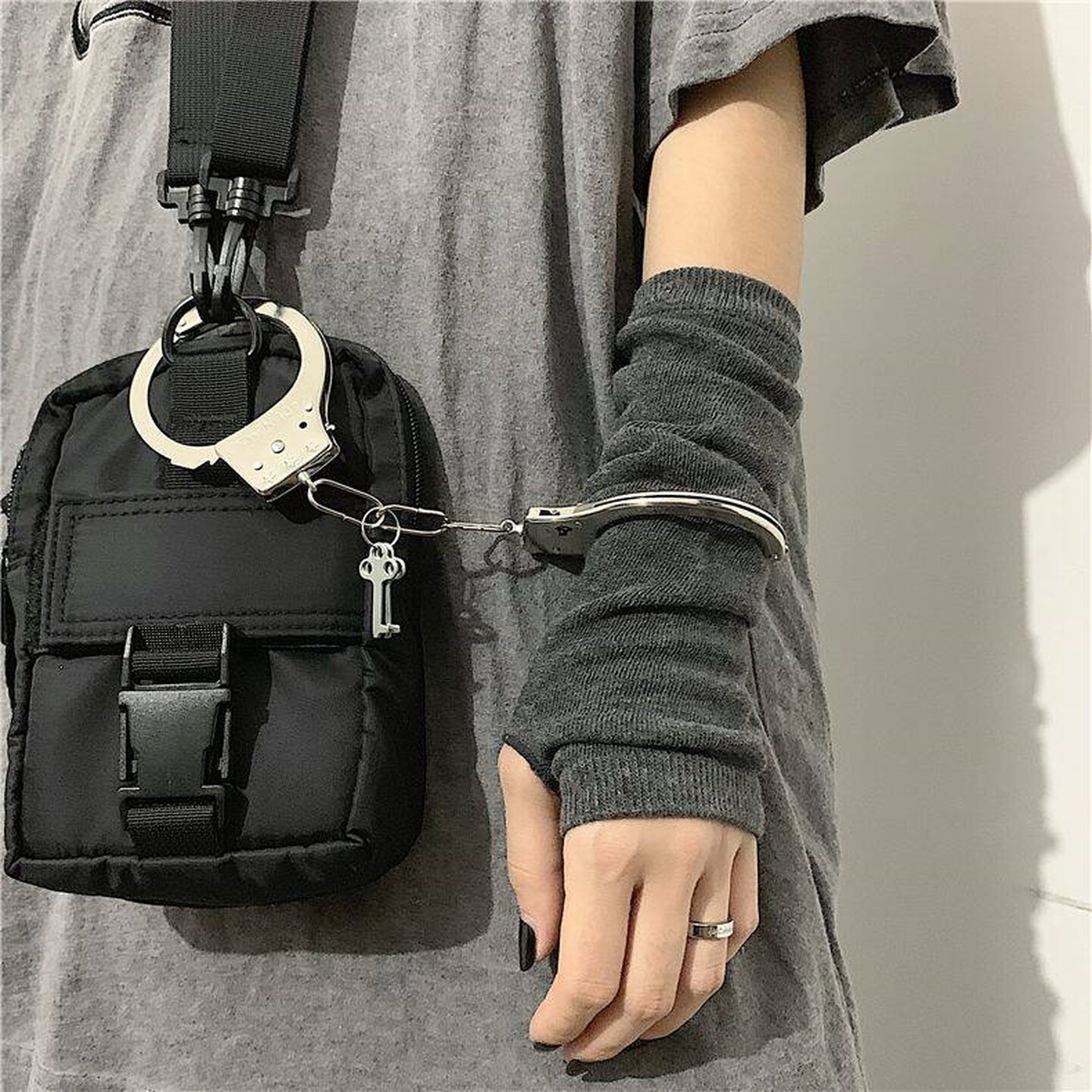 ins秋冬原宿风街头冬季保暖哥特手袖亚文化袖套y2k半掌手套男女潮