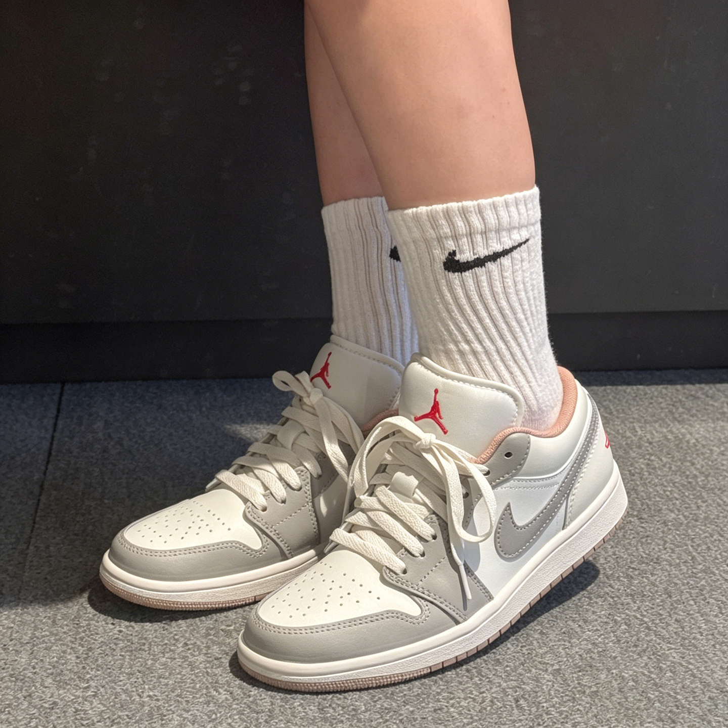 耐克 AJ1 低帮 白灰复古休闲板鞋 男女情侣潮流运动鞋 553558-169