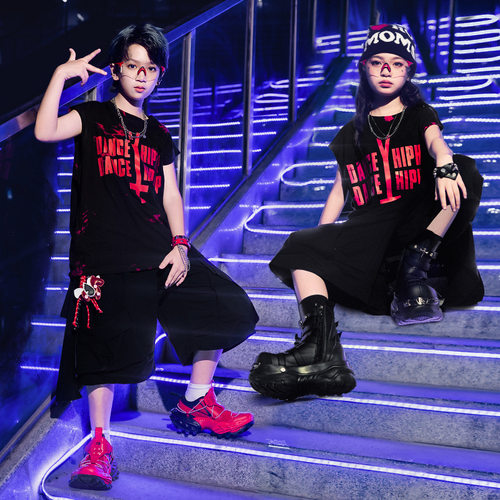 儿童嘻哈街舞男童炸街潮服套装女童hiphop夏季个性背心潮流演出服