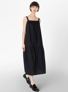 小着暖冬 DR32 黑色层叠设计 A 字宽吊带连衣裙 一样可爱 子怡款
