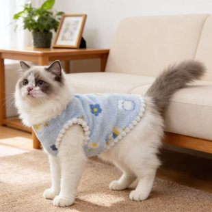猫咪衣服新款 法兰绒带牵引扣加绒加厚秋冬幼猫宠物猫咪背心四脚衣