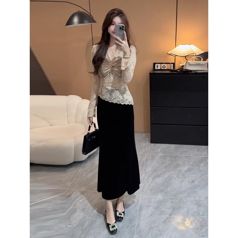 JOYIASS今年流行的女装套装秋季新款法式钩花蕾丝长袖衬衫+半身裙
