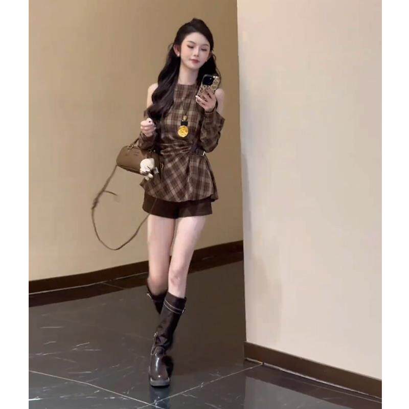 JOYIASS小个子独特漂亮套装女秋季新款法式复古露肩格子衬衫+短裤