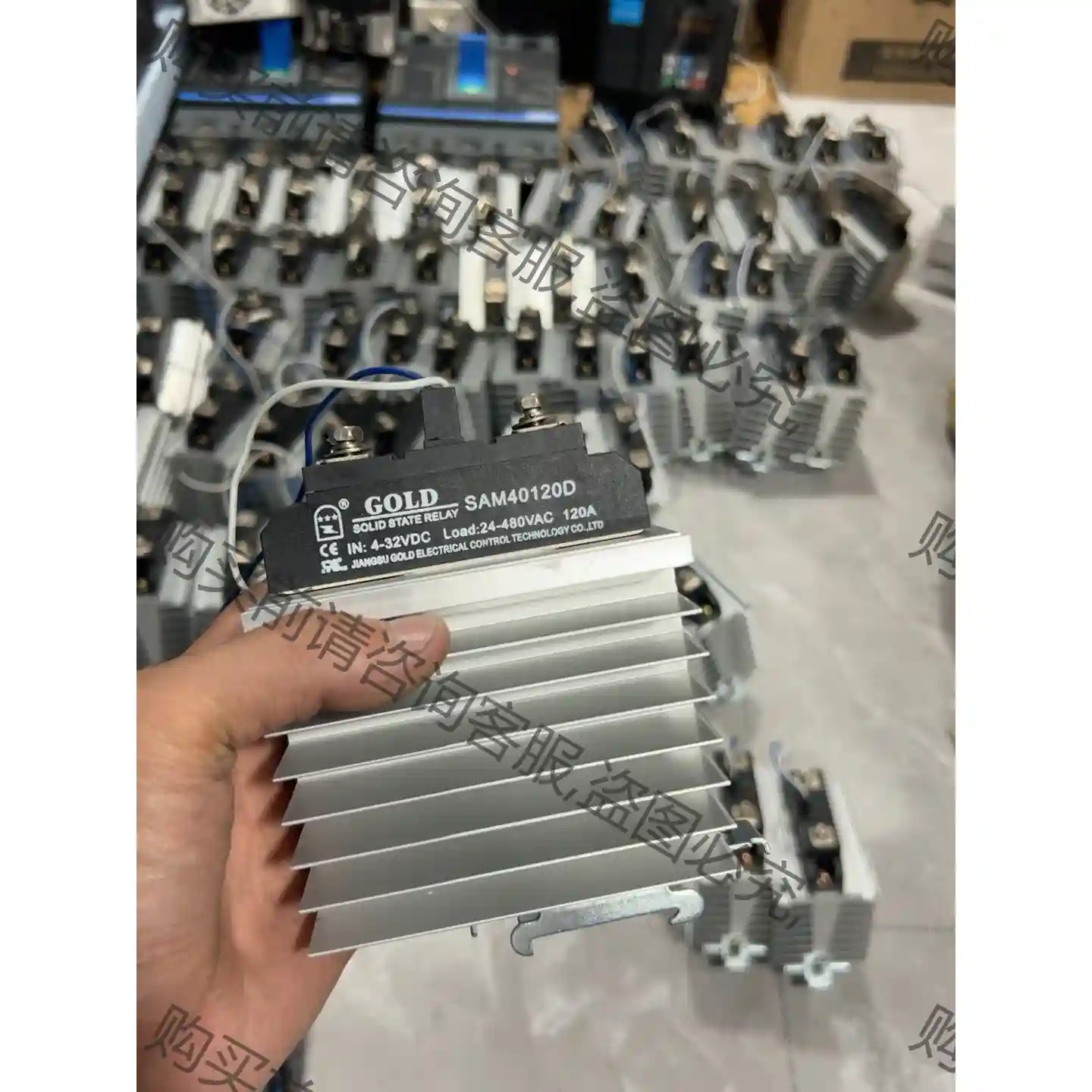 固特固态sam40120d，成色新，带散热铝座，120a，铝 议价再拍 拆