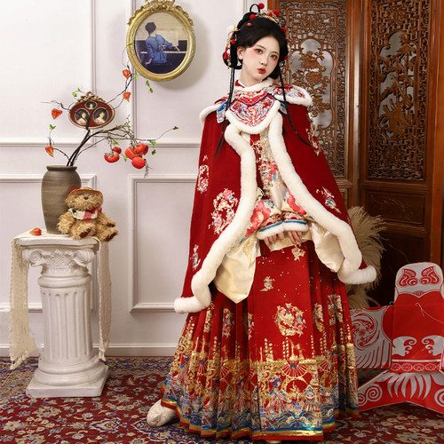 如梦见【如意】新年战袍明制汉服女冬刺绣斗篷拜年服织金马面裙