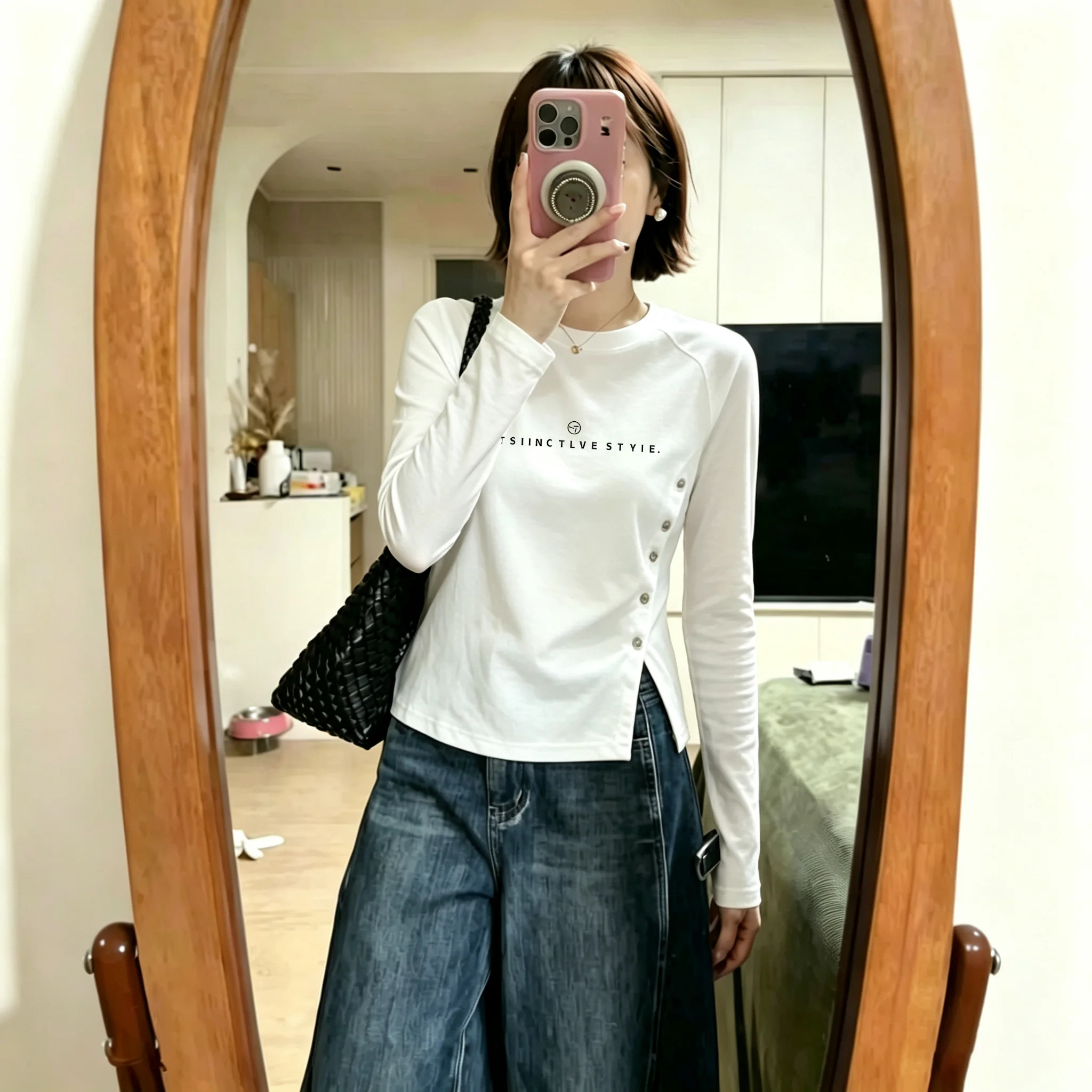 白色2026年新品纽扣开叉长袖T恤女圆领洋气高级感休闲打底衫上衣