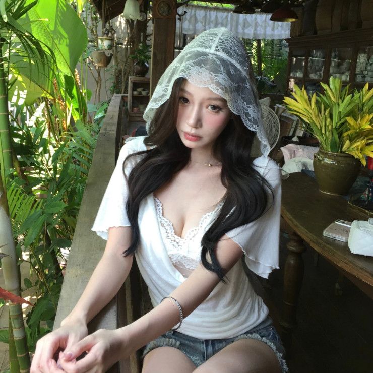蕾丝拼接吊带荡领T恤女小
