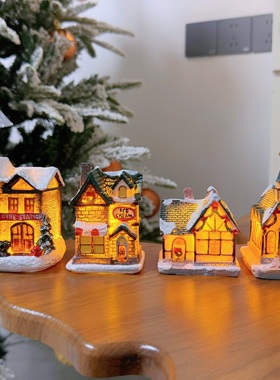 雪景小屋。圣诞装饰品树脂圣诞小房子微景观发光房子摆件圣诞礼物