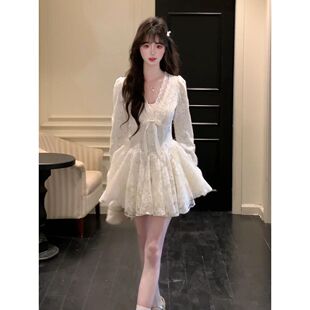 世家千金 秋冬新款日系清楚系大小姐设计感收腰显瘦白月光连衣裙