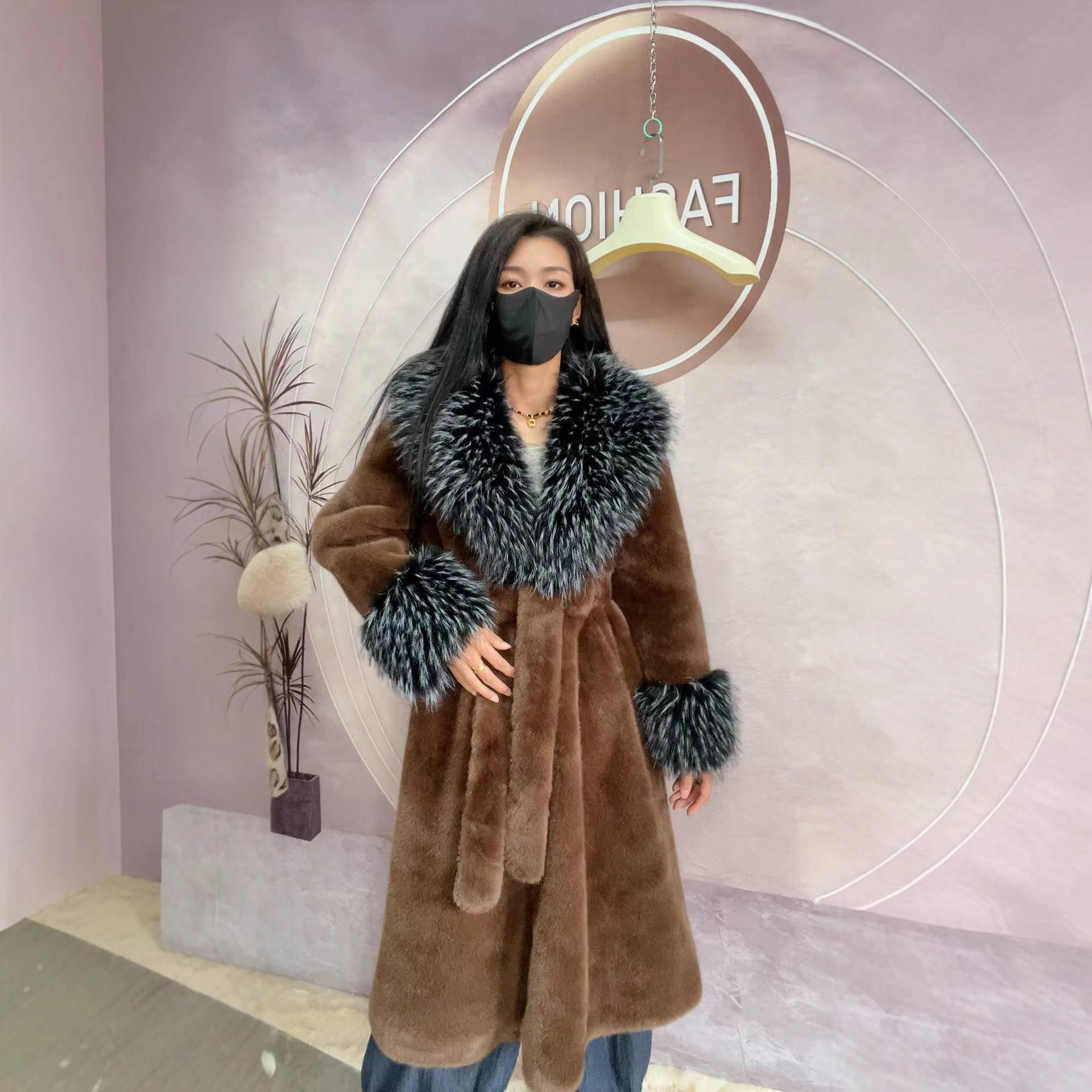 2025奢华貂毛豹纹炸女士高端皮毛一体大衣加长款显瘦贵妇外套
