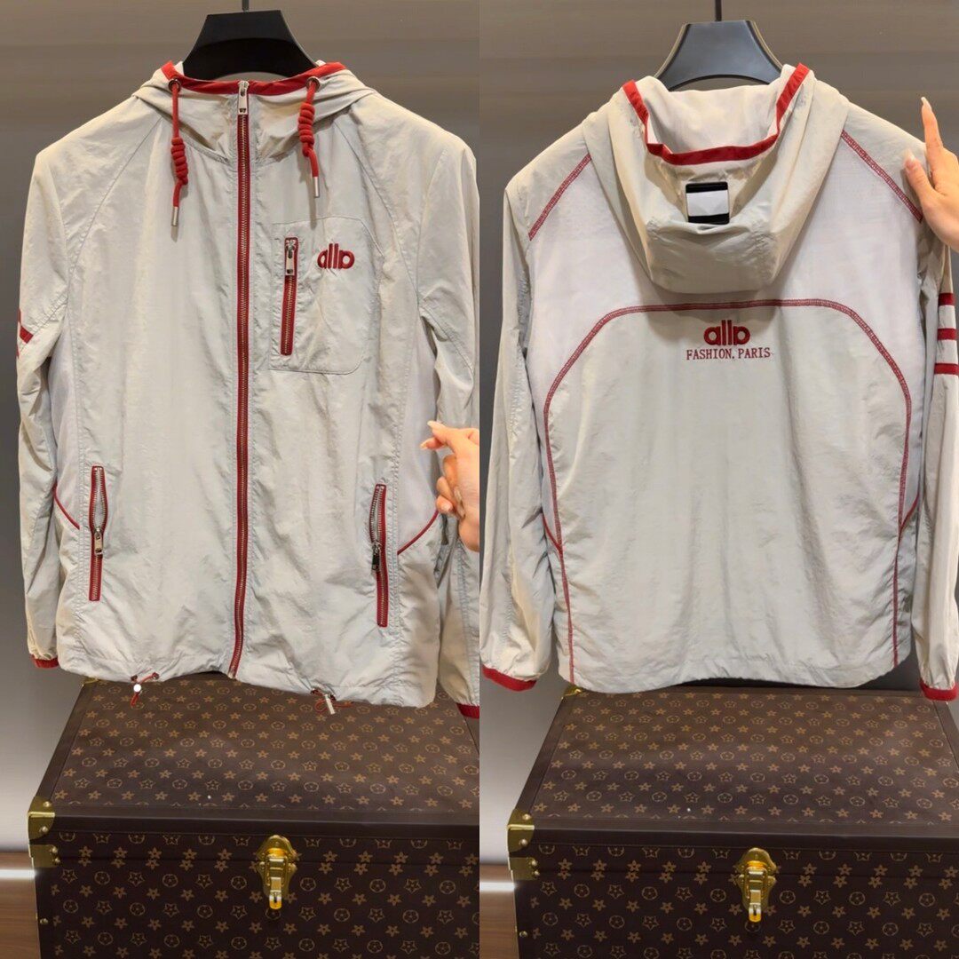 新款撞色拼接轻奢高级感百搭帅气潮流时尚高级感休闲连帽夹克男款