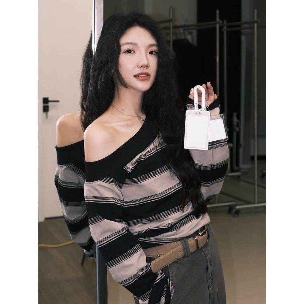 JOYIASS设计感撞色条纹斜肩长袖T恤女款秋季新款港风覆古独特漂亮