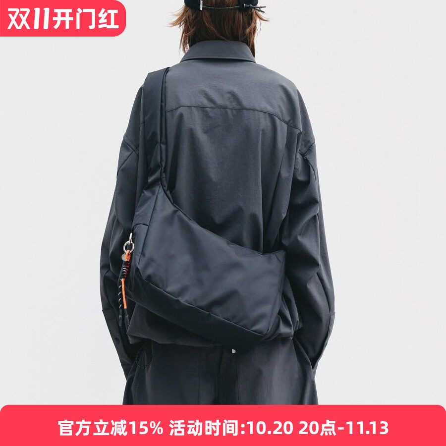 GW秋季新品日韩系斜挎包尼龙防水单肩包死飞骑行包轻便休闲托特包