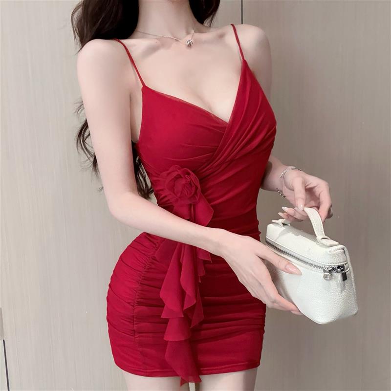 夜场工作服性感显胸吊带连衣裙女2025新款辣妹荷叶边收腰包臀短裙