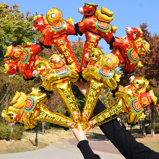 新年春节生肖马造型充气手持棒年会表演道具商场喜庆装扮铝膜气球