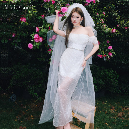 Misi.Camii钻饰钉珠开叉抹胸礼服