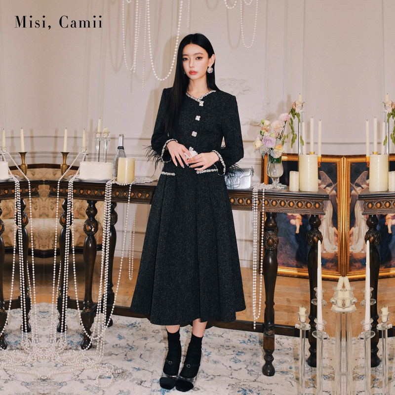 Misi.Camii2024早秋新款女装黑色羽毛钉珠边花呢时尚套装名媛穿搭