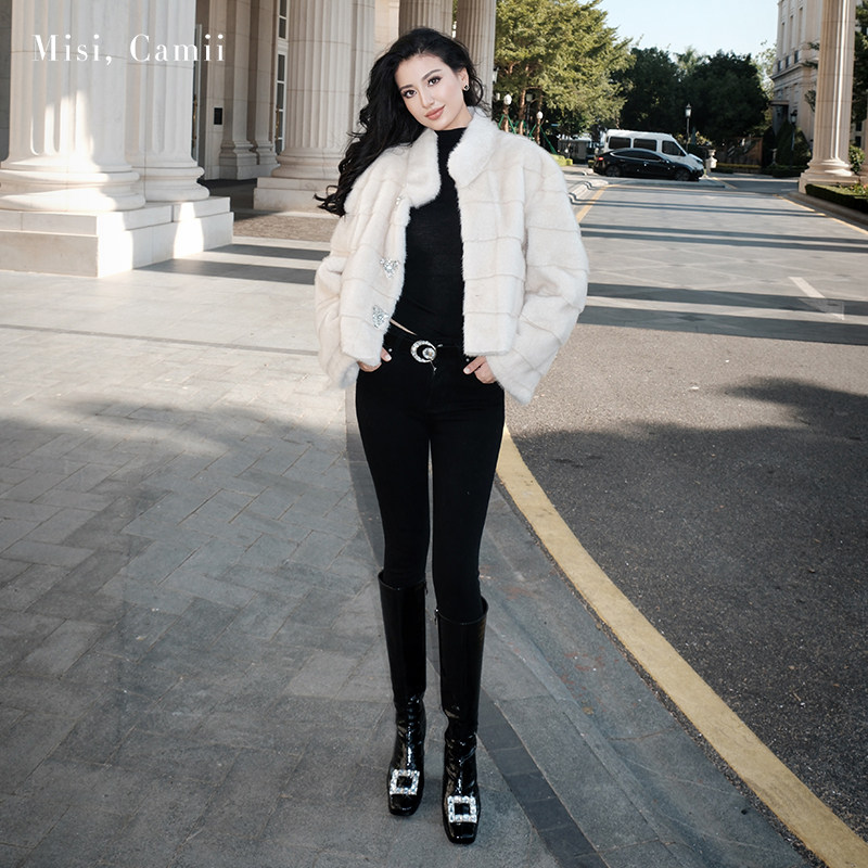 Misi.Camii2025秋冬新款女装扣饰立领环保毛短外套名媛风时尚穿搭,女装/女士精品,短外套,淘宝优惠券,粉丝福利购,淘宝优惠卷