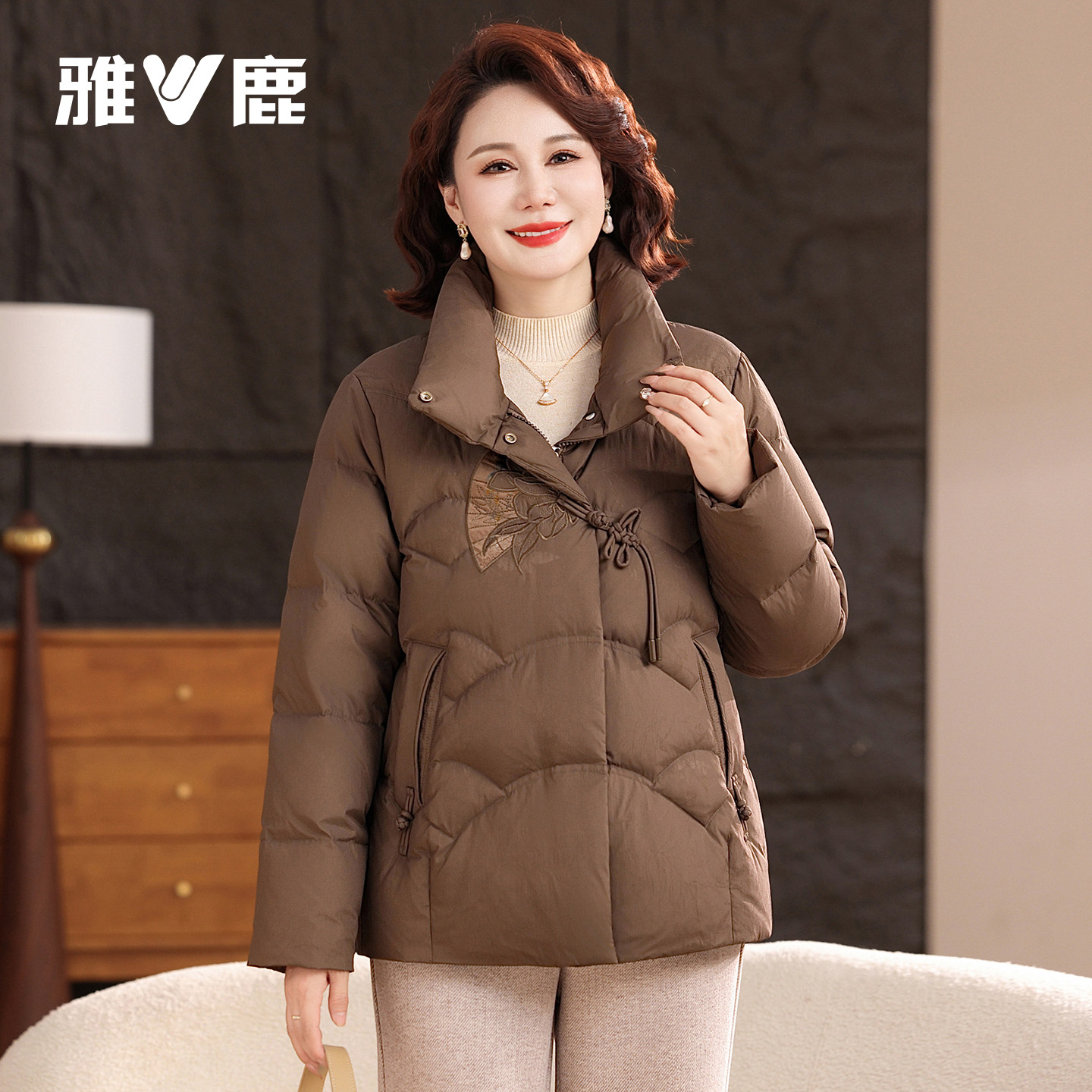 雅鹿大码妈妈羽绒服中老年