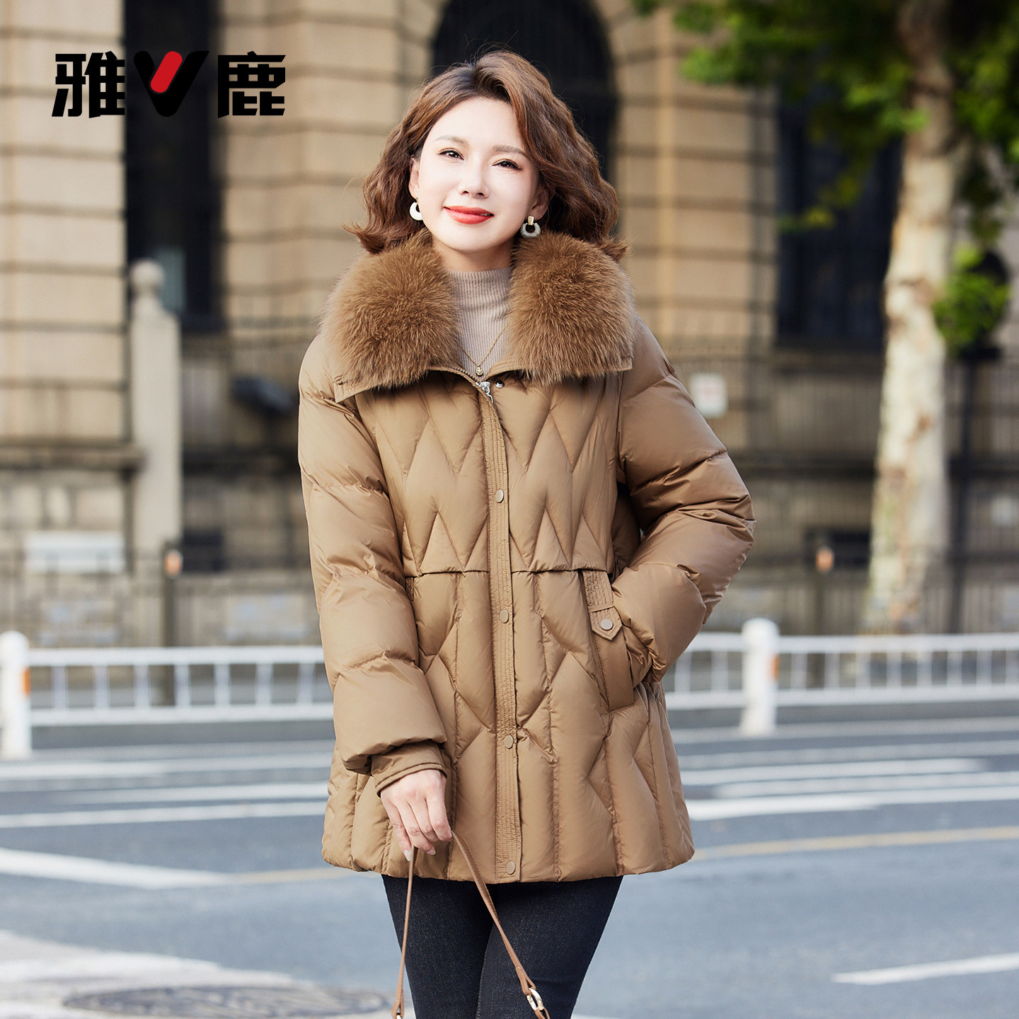 雅鹿大码羽绒服妈妈装2026冬季新款中长款狐狸毛领中老年奶奶外套