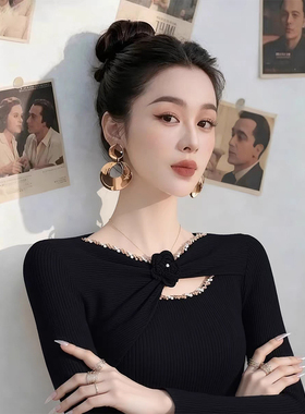 ROUMIKL御姐风黑色重工亮片镂空针织衫女秋季新款独特漂亮气质内