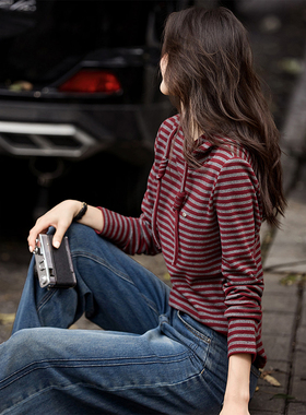 ROUMIKL休闲风红色条纹抽绳连帽卫衣女秋季新款简约舒适透气打底