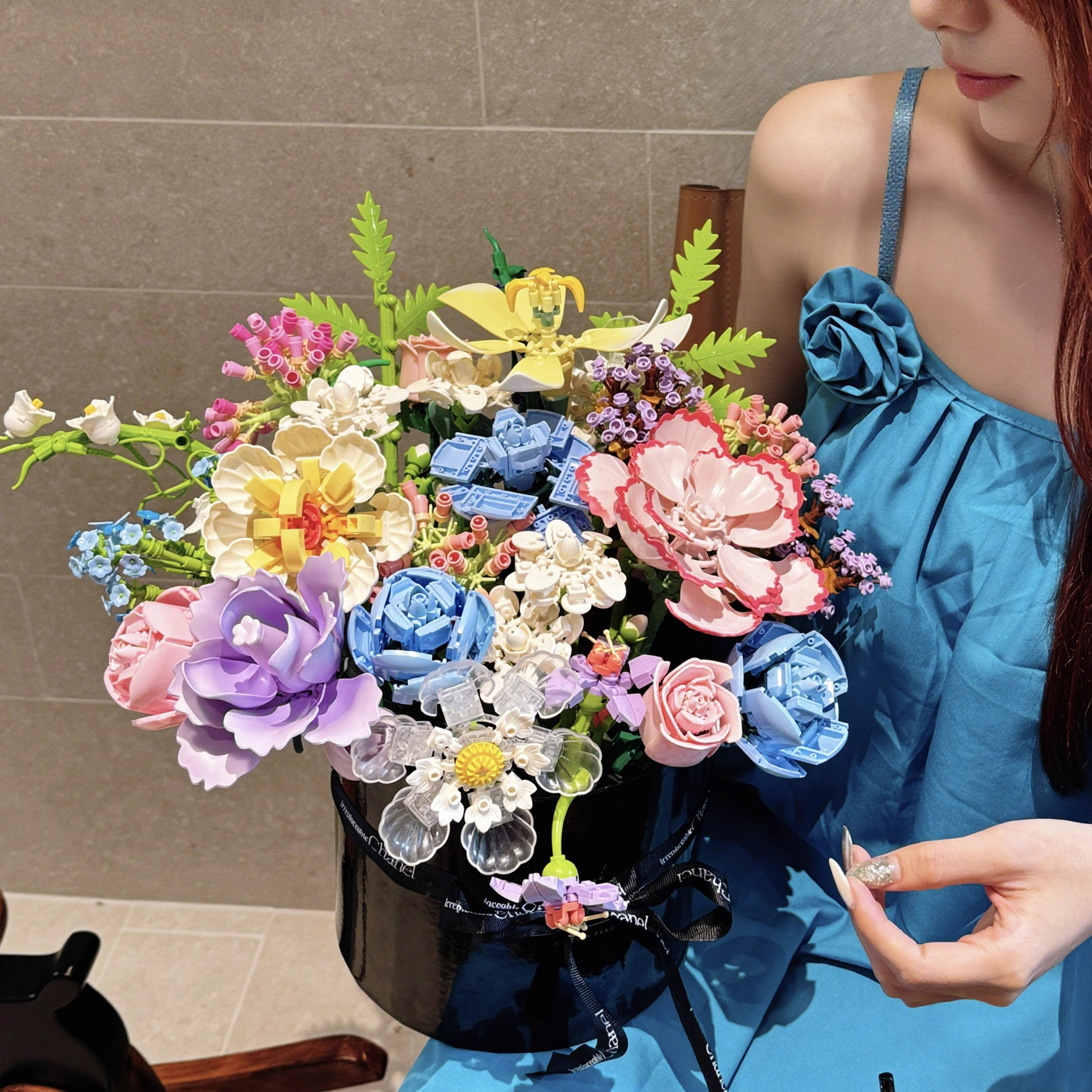 【抖音同款】拼装抱抱桶花束积木