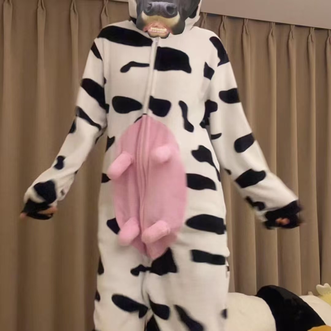 奶牛法兰绒睡衣套装连体衣秋冬款居家卡通动物衣服加绒保暖舒适