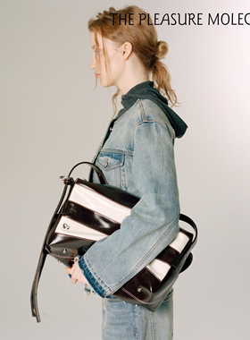 the pleasure molecule新品牛皮解压包中号大容量松弛感通勤