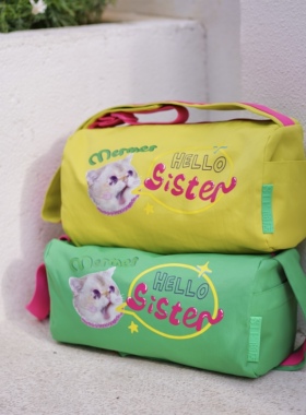 SIF商店新款可爱撞色多巴胺猫咪斜挎运动健身单肩仿泼水吐司包