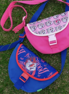 SIF商店春夏新品粉蓝色亮片插扣可爱少女Y2K猫咪邮差斜挎单肩书包