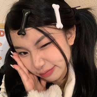 千禧朋克亚y2比K风小骨头发夹暗黑哥特系狗骨头发卡辣妹边夹发饰