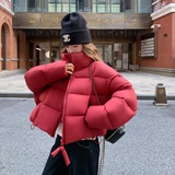 【有现货】【主推款】高蓬90绒红色小辣椒羽绒服女891-P325-K488，女装羽绒服，浙宝176（原073）