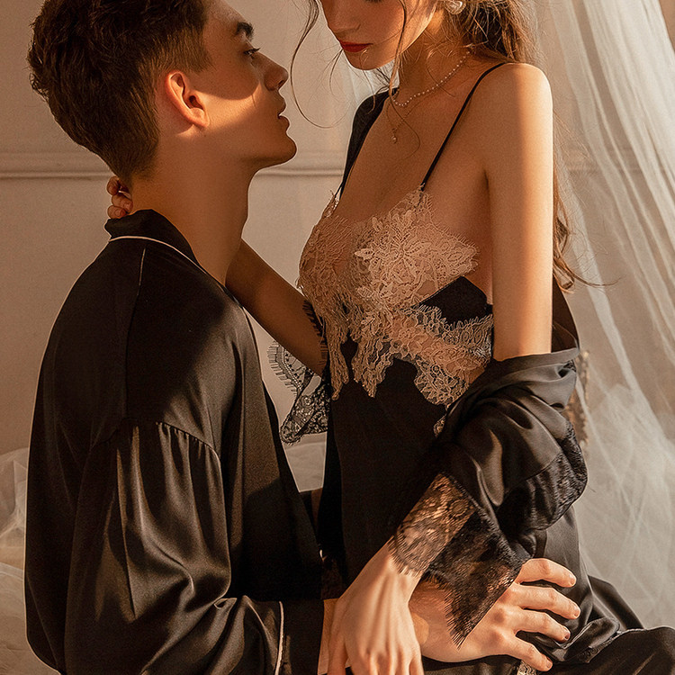 夏何夕高级感冰丝吊带睡衣女夏季新款性感蕾丝纯欲开叉睡裙套装