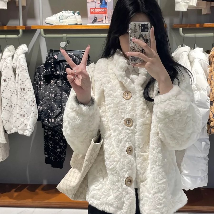 高级感小香风外套女冬2025新款奶fufu环保羊羔绒皮草毛茸保暖上衣