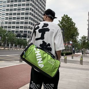 游泳斜挎健身包大容量运动 皮质手提行李包女感防水旅行包男高级款