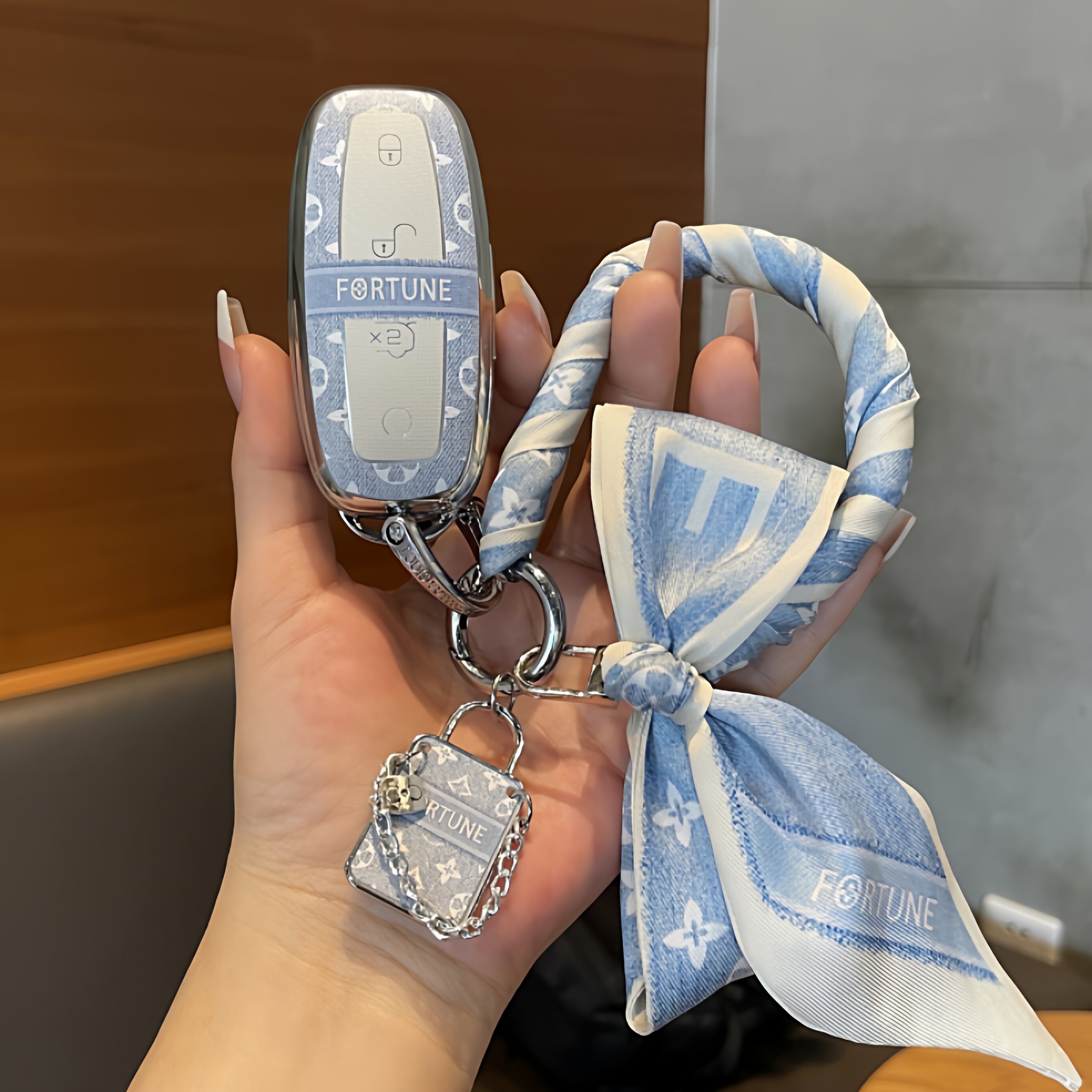 腾势d9钥匙套n7汽车n8高档23款腾势x卡套NFC卡片卡包保护壳扣男女