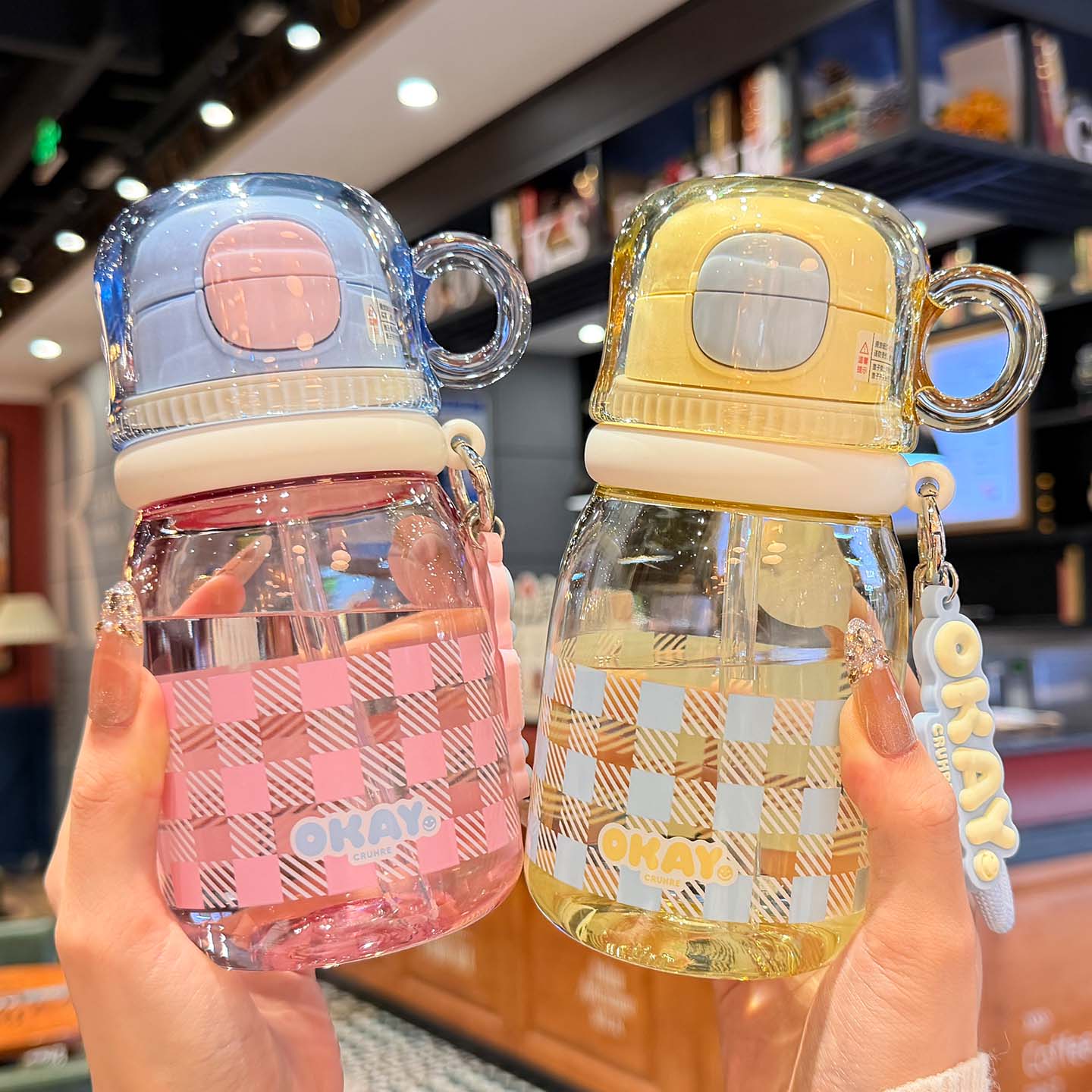 2026新款儿童水杯女生高颜值tritan食品级塑料杯便携吸管杯带杯盖