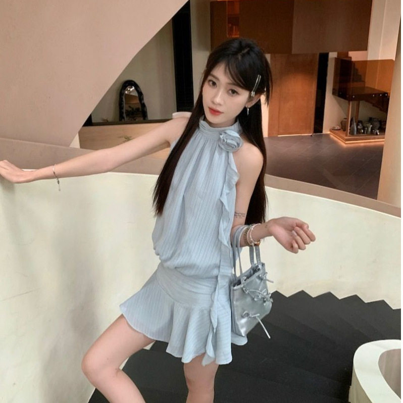 挂脖连衣裙女夏季无袖短