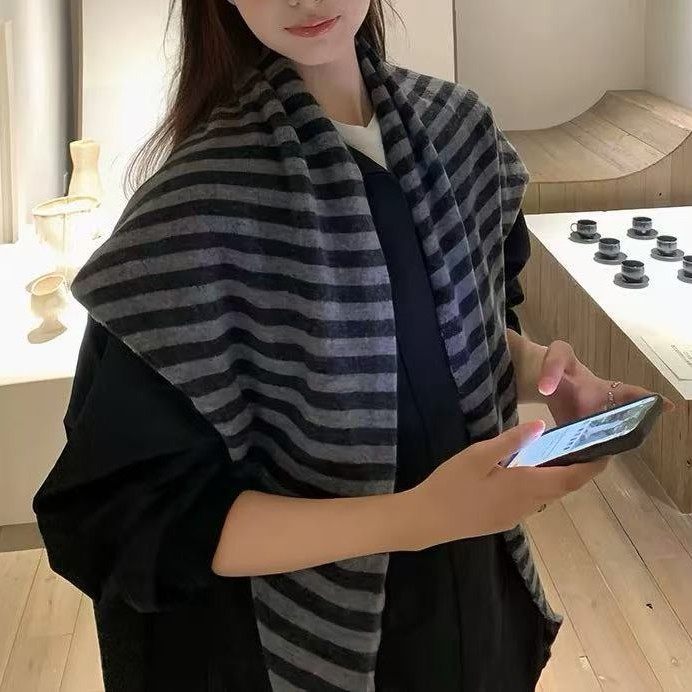 复古条纹针织披肩围巾秋冬女2025新款外搭保暖叠穿围裹式超大围脖