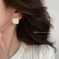 GMI无耳洞复古不规则滴釉耳夹女2024新款高级感耳钉耳环白色耳饰