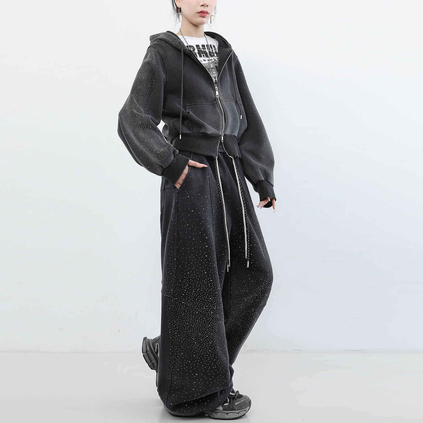 潮牌时尚黑色宽松连帽卫衣外套女2026春季新款美式街头高品质上衣