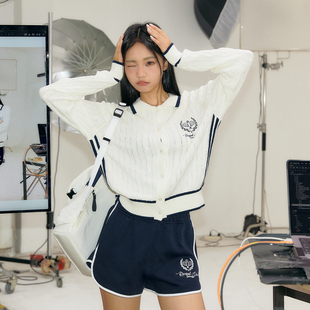 舒适毛衣女 混纺羊毛复古刺绣logo学院风翻领针织衫 11E 入学日