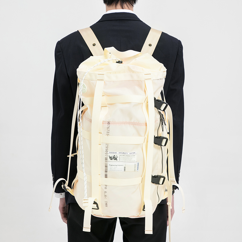 theMADHATcher「安全气囊」双肩包登山水桶包户外出差学生大容量