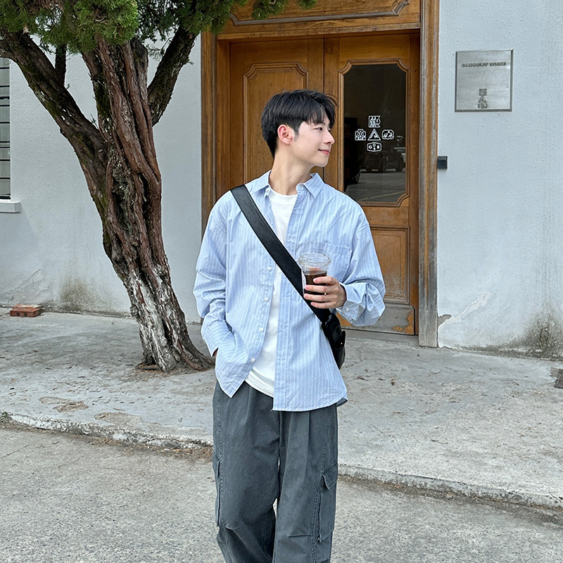 浅蓝色条纹衬衫男款宽松长袖2025新品春秋季男生上衣休闲衬衣外套
