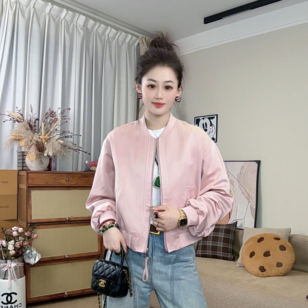 春季简约宽松短款棒球服女图片