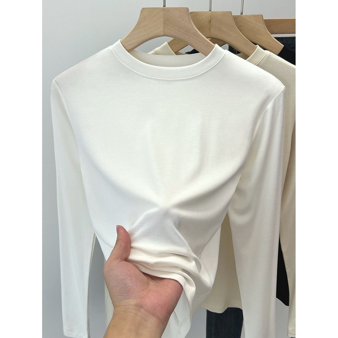 圆领秋冬季长袖t恤打底衫女修身百搭白色新款德绒保暖加绒上衣服